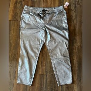 NWT Juicy Couture Women’s Plus Sized Silver Pants. Sz.22W •Christmas •New Years